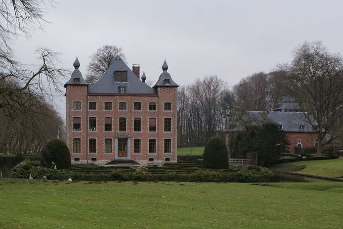 Het Colomakasteel in Sint-Pieters-Leeuw.