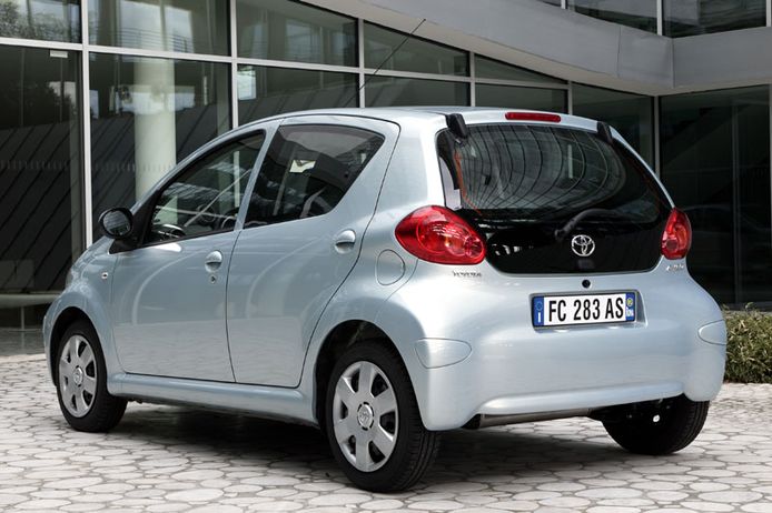 Kleine Peugeot, Toyota en Citroën kunnen een ruit verliezen: terugroepactie | Auto | bd.nl