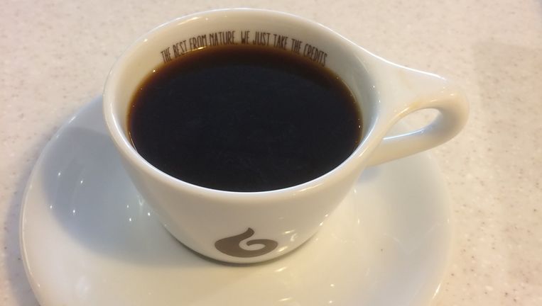 In Assen Komen Ze Niet Op Het Idee Om Kwaliteitskoffie Te Schenken De Volkskrant Onze gemalen koffie van verse koffiebonen zorgt ervoor dat jouw collega's en klanten ieder moment van de dag genieten van een kop hoogwaardige. volkskrant
