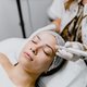 Hoe effectief zijn ‘huidbeschadigende’ behandelingen als microneedling?
