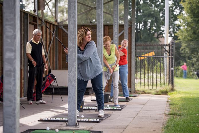 Enkele jaren geleden behoorde een golfclinic bij PH tot de activiteiten van de Zomerschool voor senioren.