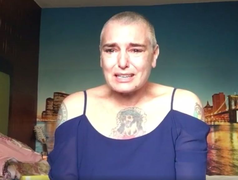 Sinead O'Connor post al huilend video over suïcidale ...