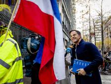 Voor (bijna) elke demonstrant een knuffel van de premier