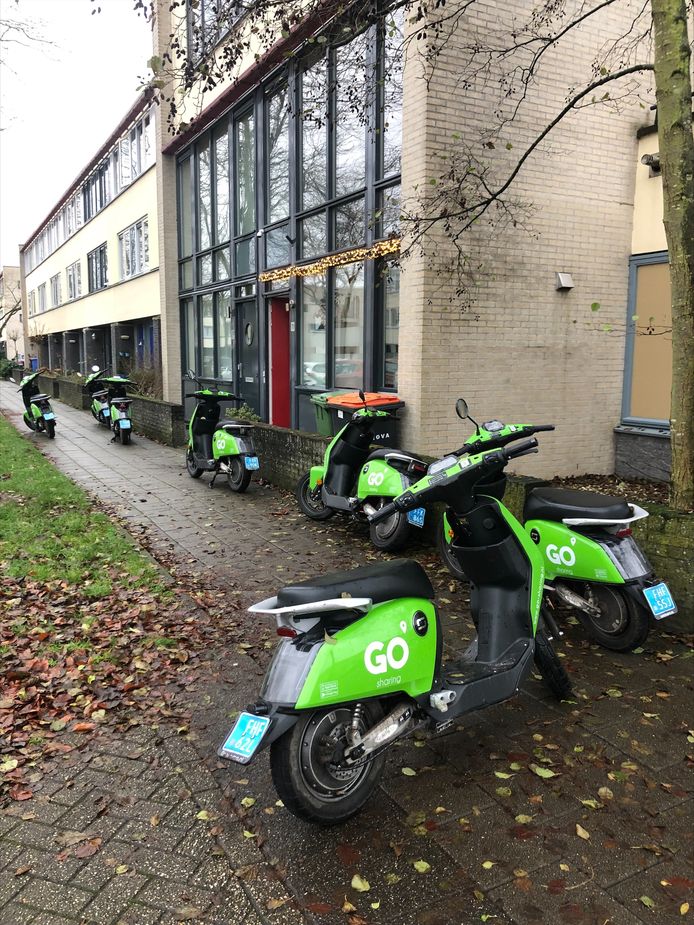 Scooters Go Sharing blijven bron van irritatie deze familie vond er negen op hun stoep