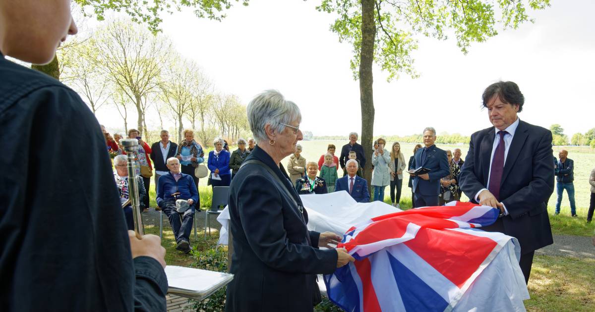 Vinkel herdenkt volop, het dorp heeft er in één dag drie ‘oorlogsmonumentjes’ bij