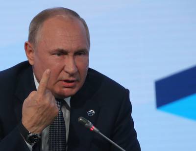 Poetin: “Beelden van gruwel in Boetsja zijn fake”