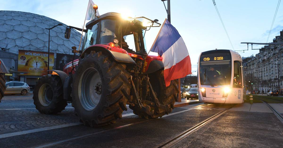The French farmers' protest is not over yet: French farmers want to continue their movements |  outside