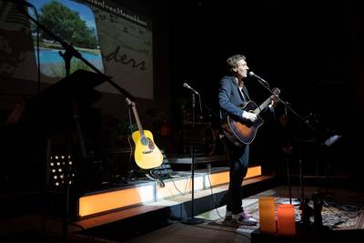 Van emotionele verhalen bij chansons tot doordenderende disco: bijzondere muziekavond in Ommel