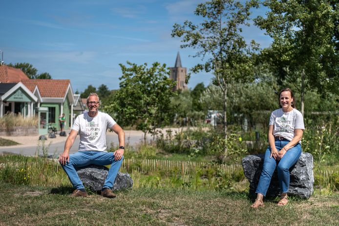 Camping Ons Buiten in Oostkapelle met directeur Gabriël Coppoolse en manager Dagmar Thomys.