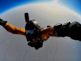 Drie Russen springen vanuit stratosfeer uit vliegtuig
