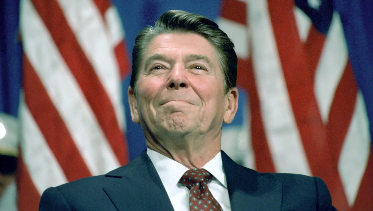 Veiling bloedmonster Ronald Reagan lokt veel protest uit De