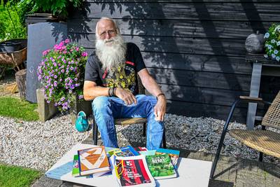 Eddy is erelid van voetbalclub De Schutters, maar schrijft geschiedenisboek over concurrent SC Gaste