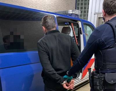 Marechaussee pakt langs A12 passagier van lijnbus op: hij moet nog meer dan zeven jaar zitten in Roe