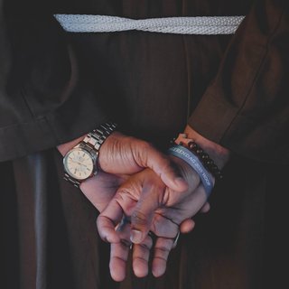 Bidden, biechten en pushups op de Katholieke Jongerendag. ‘Hoop is geen fitnesstraining’