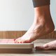 Dít is de invloed van je hormonen op het vasthouden van vet (en dit kun je ertegen doen)