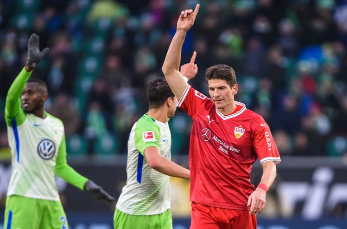 Mario Gomez (r).