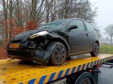 Auto botst tegen vangrail op A18 bij Gaanderen