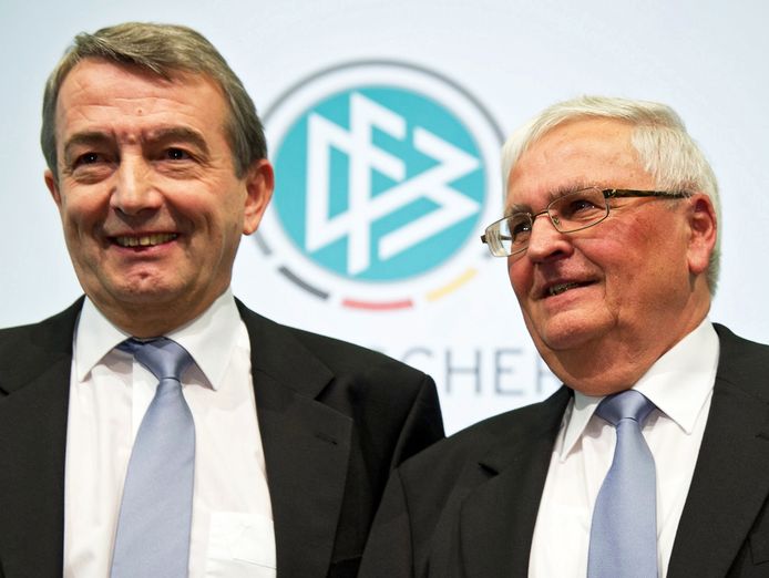 Wolfgang Niersbach (L) en Theo Zwanziger (R).