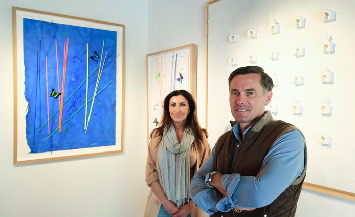 Kunstenaar David DeBusseré en galerijhouder Myriam Boudry.