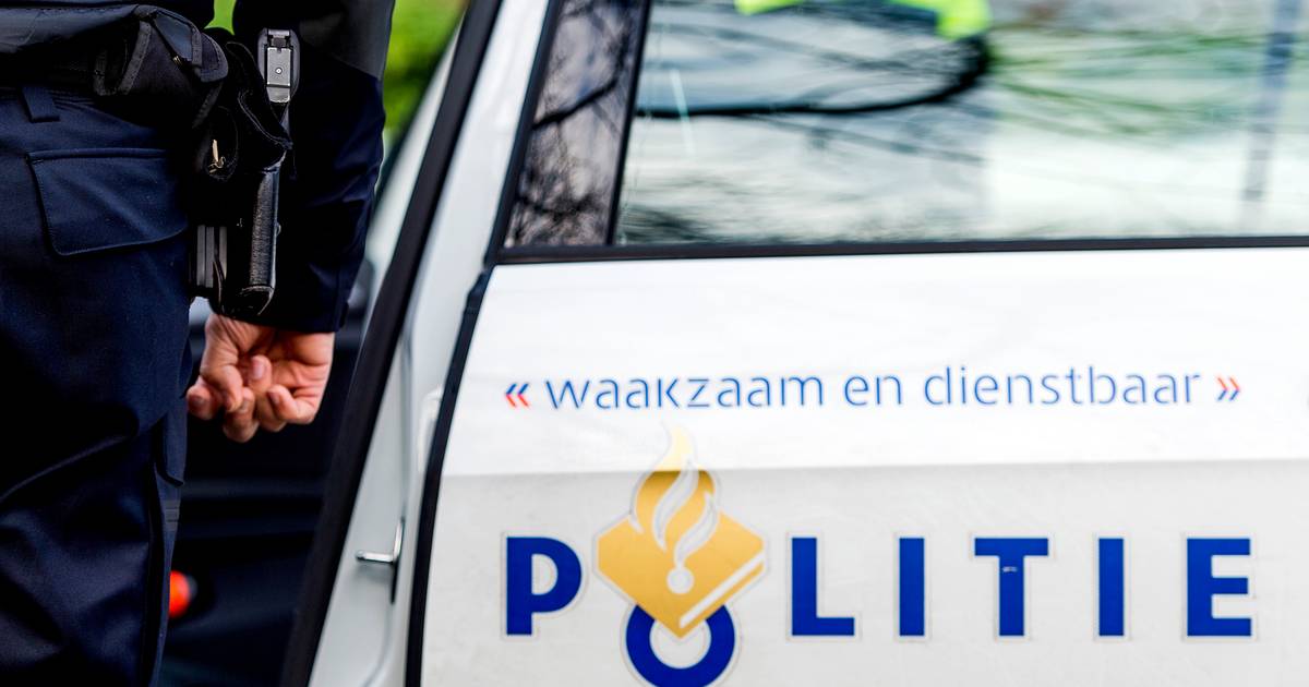 Steekpartij in Gronings sportcentrum: tiener gewond naar ziekenhuis gebracht.