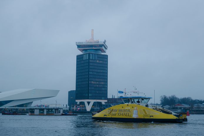 Reclame van XS4All op één van de veerponten op het Amsterdamse IJ