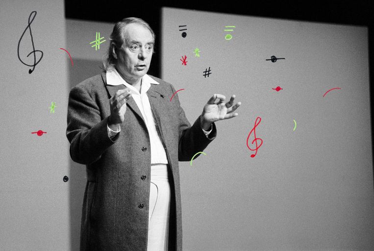 Karl Heinz Stockhausen, dirigeert in De Speeldoos in Zaandam, in 1991. Beeld foto: Getty Images, bewerking: Studio V