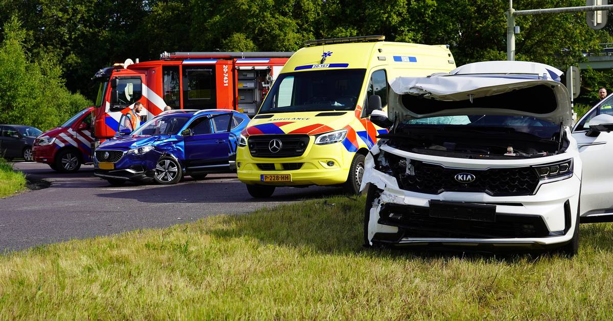 Twee gewonden bij botsing in Gilze, afrit snelweg A58 even dicht.