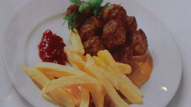 Woede op sociale media: Duitse IKEA-vestiging wil geen frietjes meer serveren, klanten moeten het stellen met gekookte aardappelen