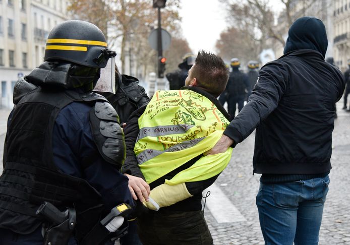 Afgelopen weekend werden er meer dan 400 gewelddadige protestanten opgepakt door de politie.