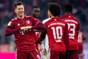 Robert Lewandowski viert de 4-0.