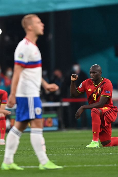 Les Diables hués par le public russe pour avoir posé le genou à terre: la réaction de l’UEFA