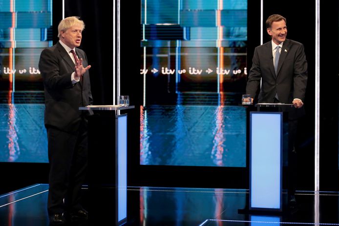Boris Johnson en Jeremy Hunt gaan met elkaar in debat.