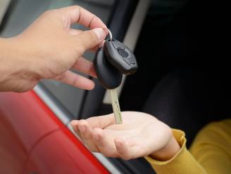 Nieuwe wagen gekocht? Leverkosten kunnen tot 1.300 euro oplopen: “Bedrieglijke handelspraktijk”