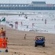 Brusselse jongeren helpen strand- en stadscoaches in Blankenberge