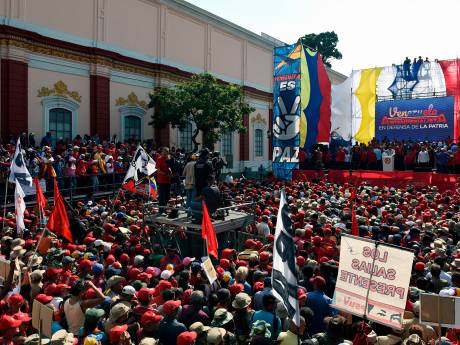 Maduro ziet geen uitweg in crisis en roept hulp in van Mexico en Uruguay