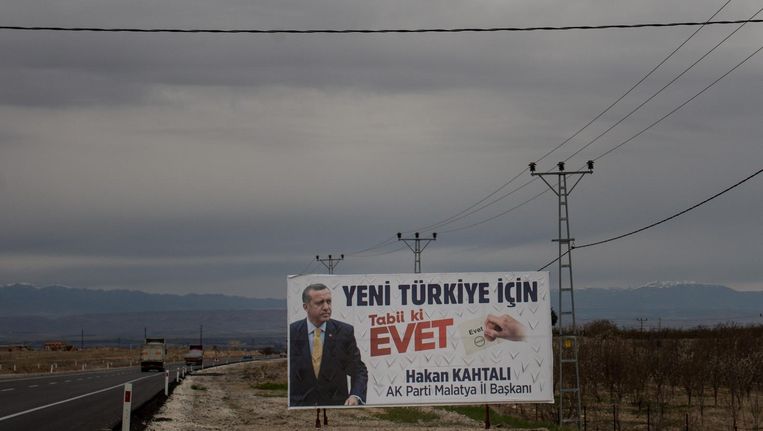 Oproep in Turkije om 'ja' te gaan stemmen voor de verkiezing van Erdogan tot president. Beeld getty