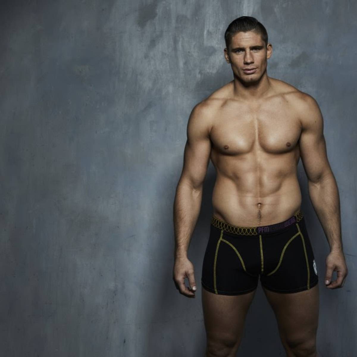 Rico Verhoeven lanceert eigen boxershortlijn Verhoeven vs Brestovac bndestem