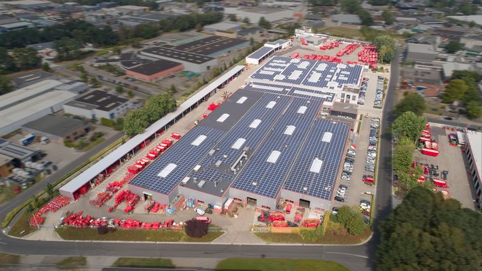 Op het dak van de Trioliet-fabriek zijn 4400 zonnepanelen geplaatst.