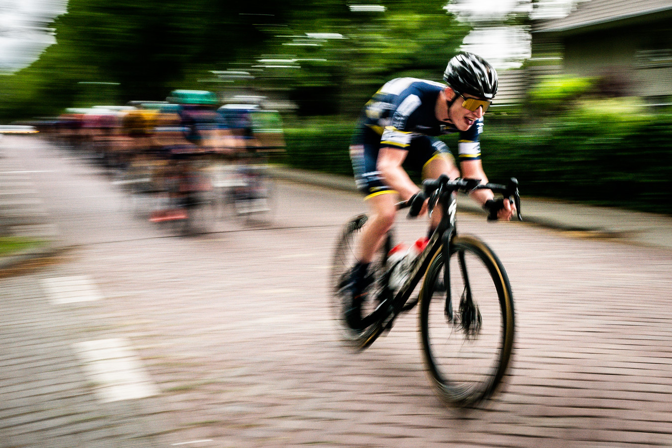 Glad wegdek maar Elden heeft zijn GP Leo Peelen terug; is de