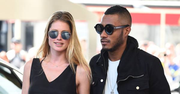 Sunnery Verklaart Doutzen De Liefde En Fockeline Straalt Met Baby Show Pzc Nl