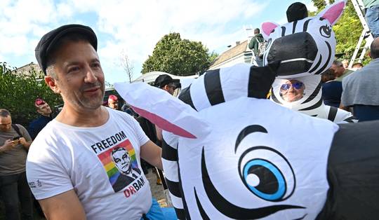 Het mysterie rond de verdwenen zebra’s van Orbán houdt Hongarije al maanden in de greep