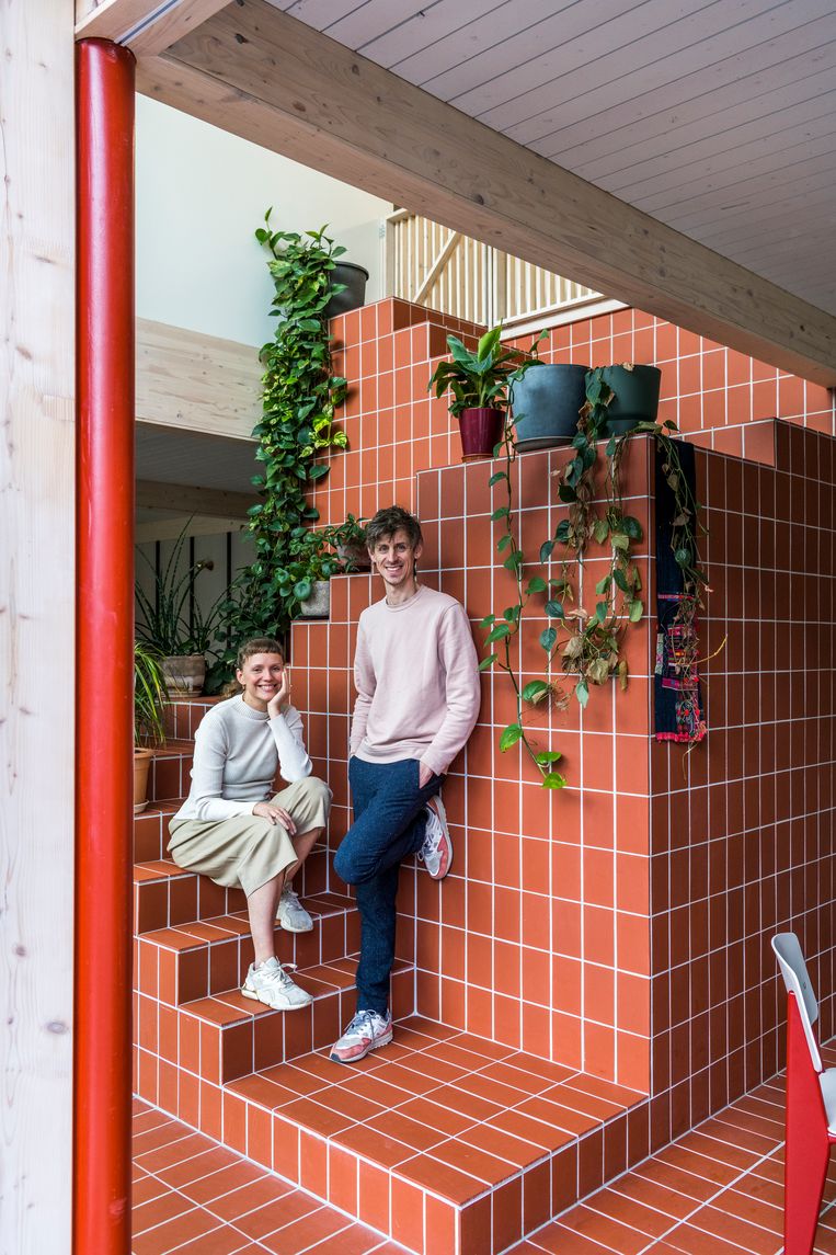 Lauren Groesenmaier (37), graphic designer, and Robin Schaeffer (37), photographer, live here with their son Roman (3) and daughter Uma (1) / run the yoga studio and lunch spot at the Home Practice Café / Householdpractice.be / renovation by a firm Ghent Architectural Felt/felt.works Image Luc Roymans 