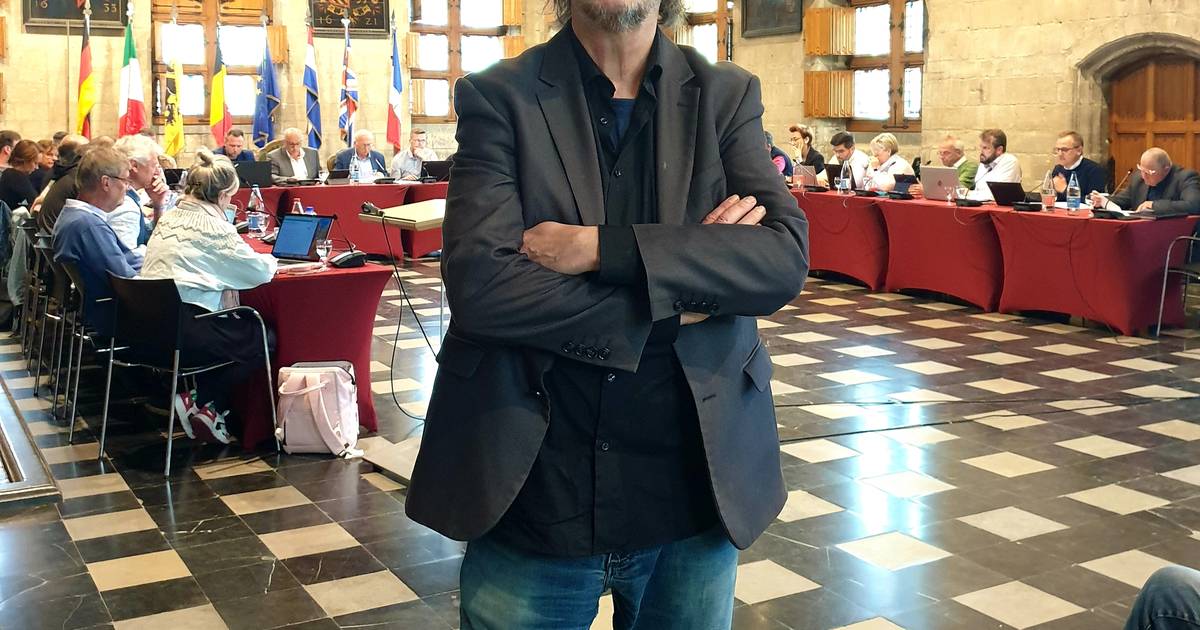 Stadsdichter Eddy D’Haenens stelt eerste gedicht voor Oudenaarde hln.be