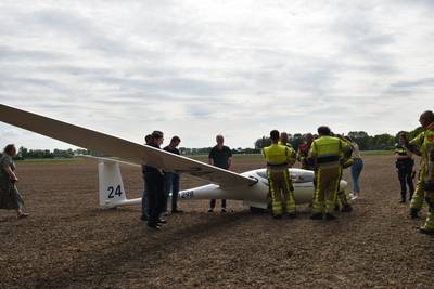 Zweefvliegtuig dat meedeed aan wedstrijd vanuit Breda maakt noodlanding