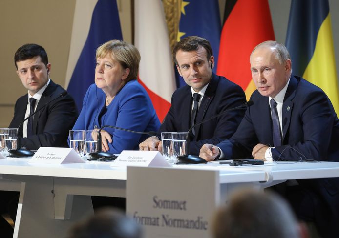 Le président ukrainien Volodymyr Zelensky, la chancelière allemande Angela Merkel, le président français Emmanuel Macron et le président russe Vladimir Poutine (archives)