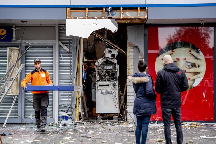 Een enorme ravage door een plofkraak op een geldautomaat in Spijkenisse, op 24 oktober dit jaar.