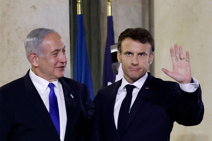 De Franse president Emmanuel Macron en de Israëlische premier Benjamin Netanyahu.