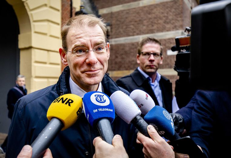 Menno Snel, staatssecretaris van Financiën, vrijdag op het Binnenhof voor aanvang van de ministerraad.  Beeld ANP - Sem van der Wal.
