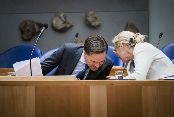 Premier Mark Rutte en Sigrid Kaag, minister van Financiën