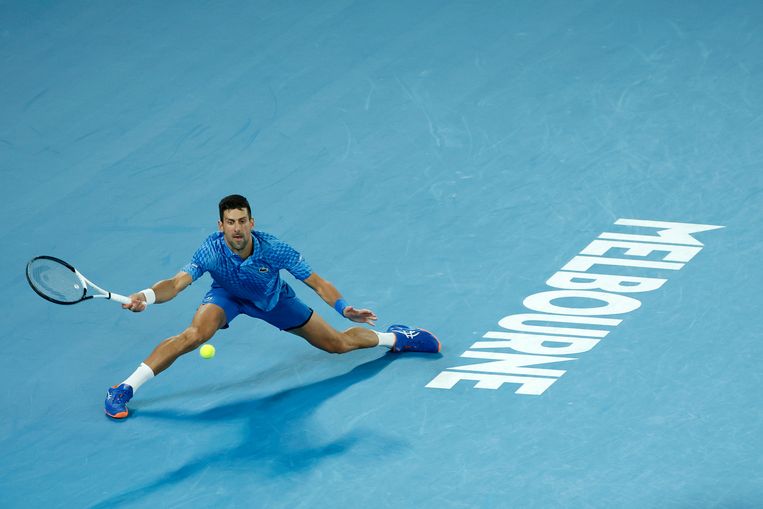 Novak Djokovic in de wedstrijd tegen Stefanos Tsitsipas op de Australian Open van 2023. Beeld Getty